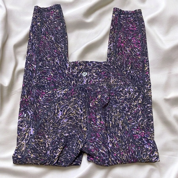 Lululemon Invigorate High-Rise Tight 25" Inseam Size 2 - Picture 4 of 5